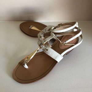 Pour La Victoire Flat Sandal